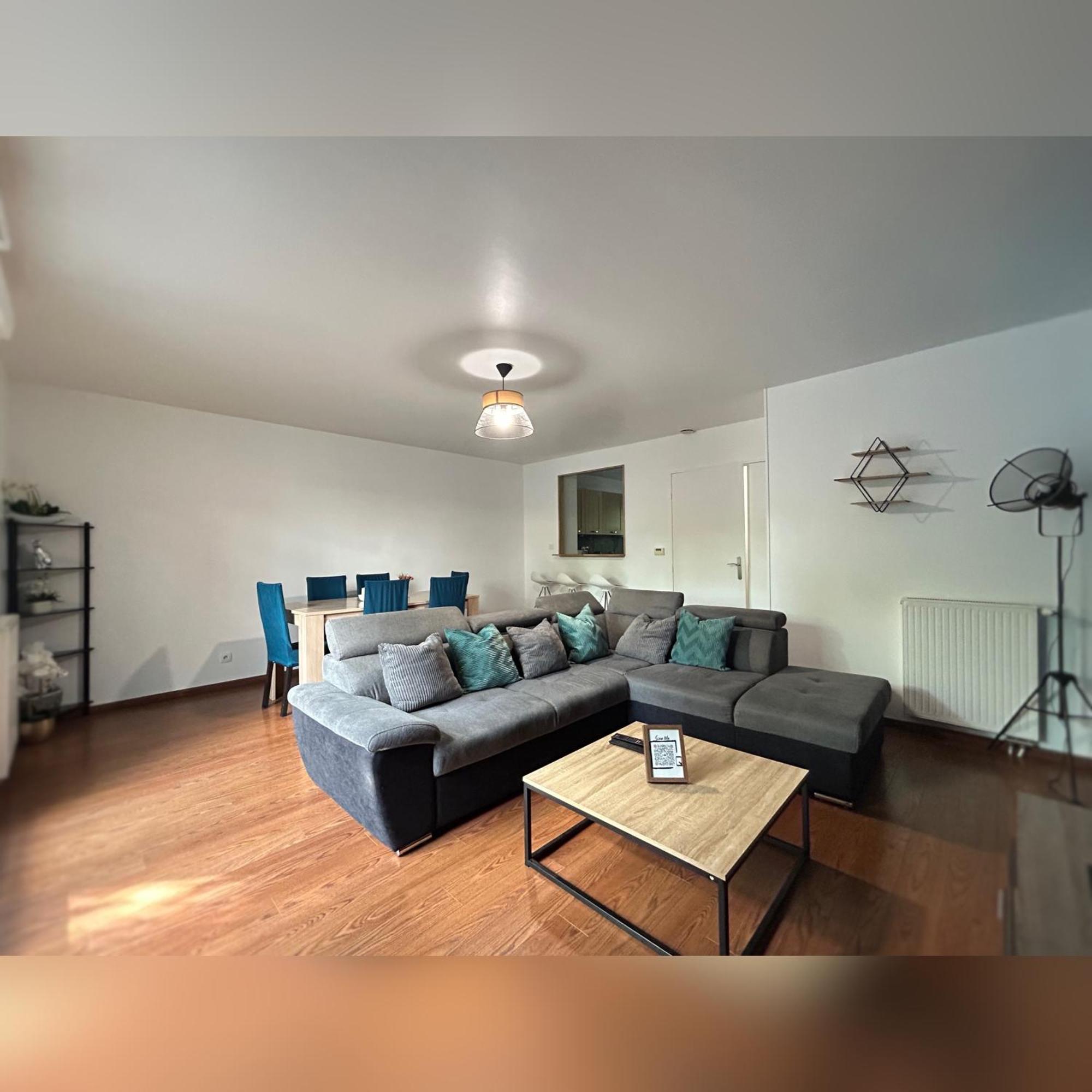 Le Duplex Chessy - 15Min From Disneyland - 2 Private Parkings - Garden - Kingsize & Queensize Bed - Supermarket Behind The House Zewnętrze zdjęcie